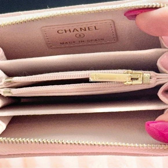 Chanel Pink Quilted Wallet - Picture 6 of 13
